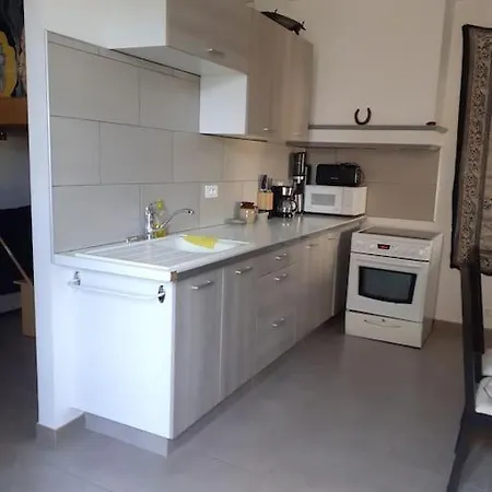 Holiday home Maison De Village - Grand Jardin Saint-Quentin-la-Poterie
